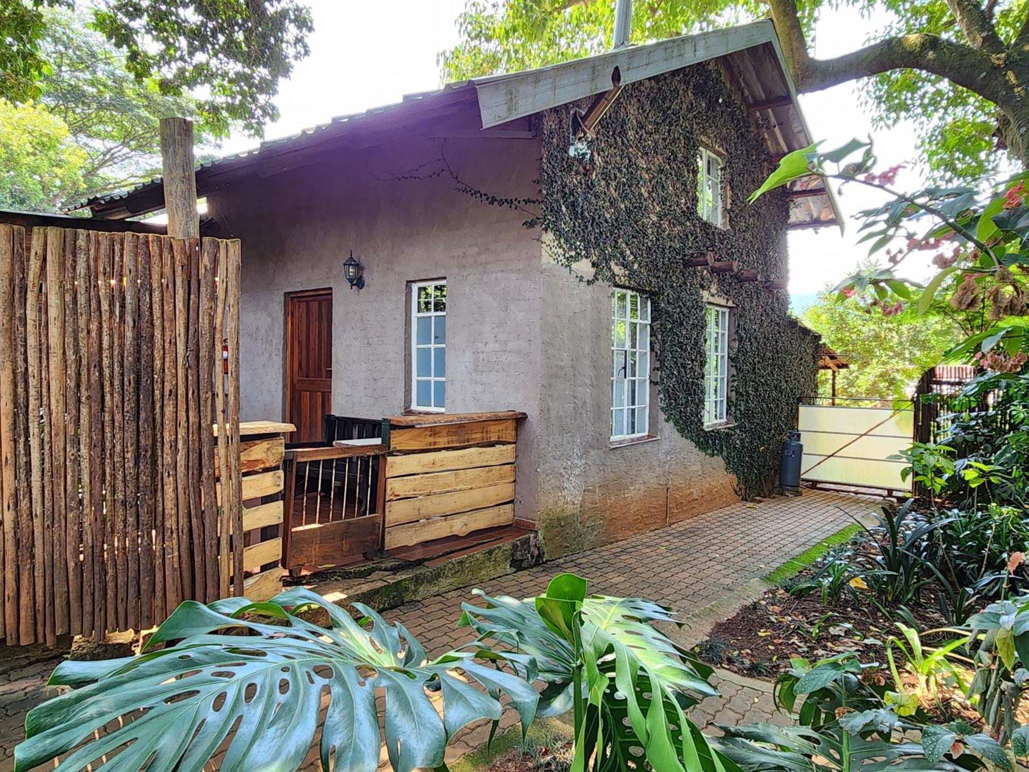 Softwaters Guesthouse Cottages หลุยส์ทริคาร์ดท์ ภายนอก รูปภาพ