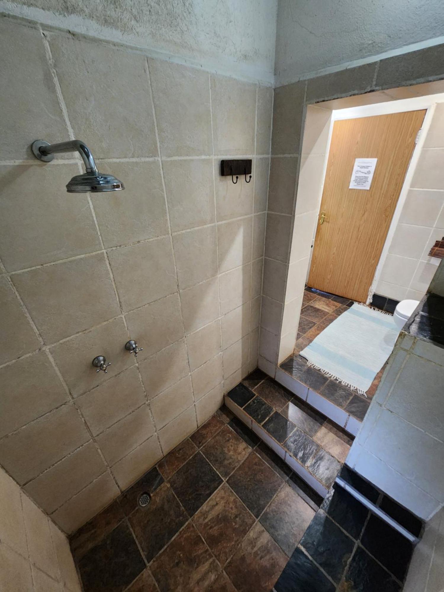 Softwaters Guesthouse Cottages หลุยส์ทริคาร์ดท์ ภายนอก รูปภาพ