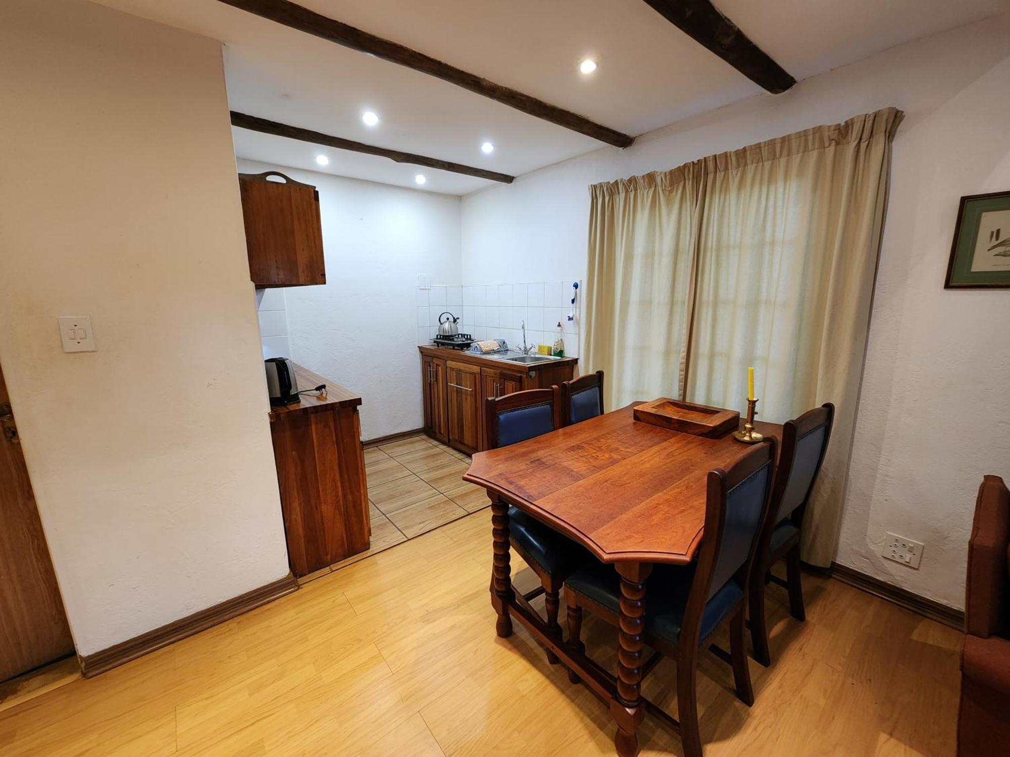 Softwaters Guesthouse Cottages หลุยส์ทริคาร์ดท์ ภายนอก รูปภาพ